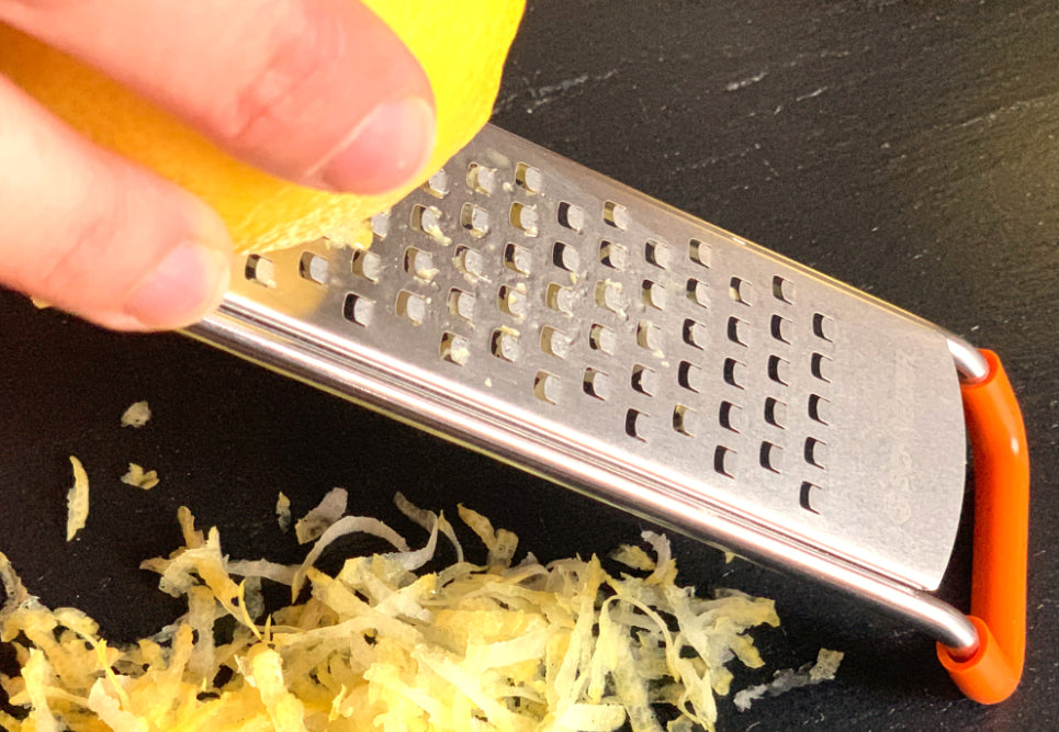 Handreibe aus Edelstahl mit rutschfestem Griff für Parmesan, Gemüse, Kokosreibe, Schnokoladenreibe